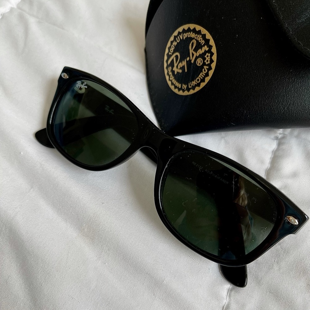 rayban unisex wayfarers sunglasses
